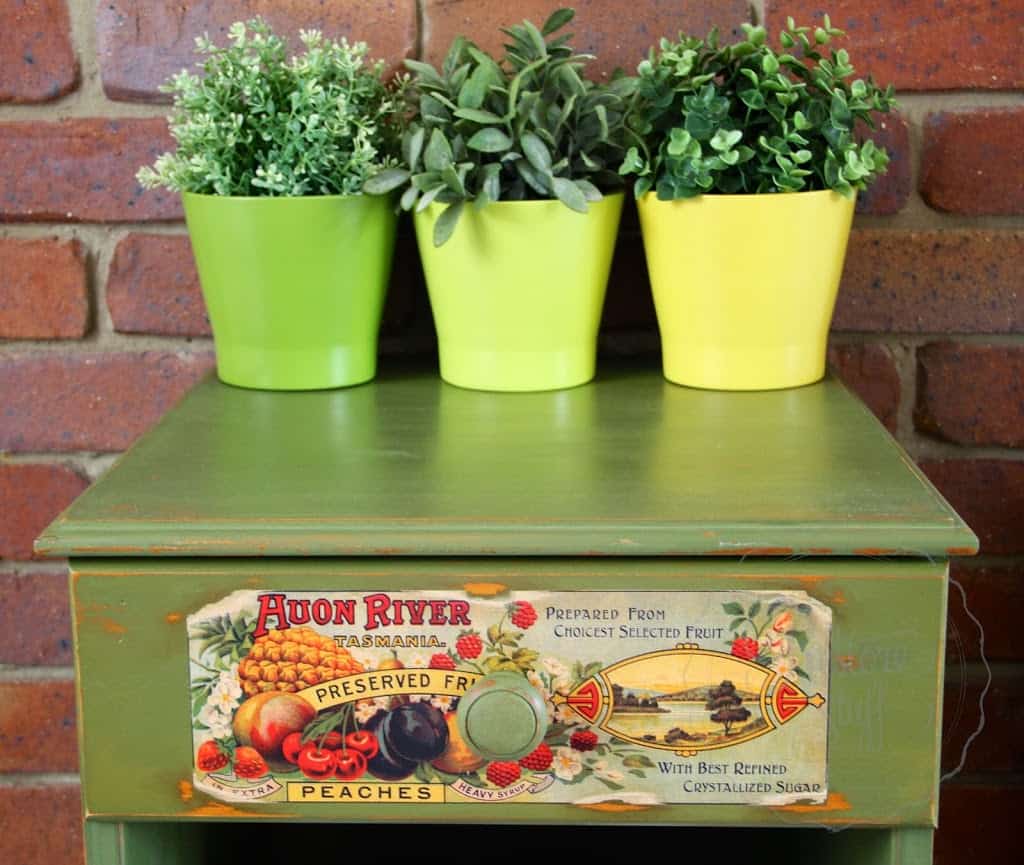 Boxwood drawer with can label