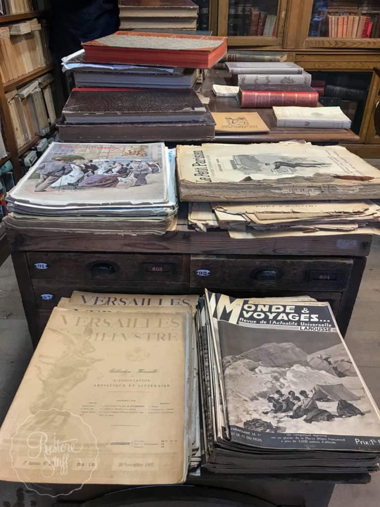 Antique magazines in store, Versailles