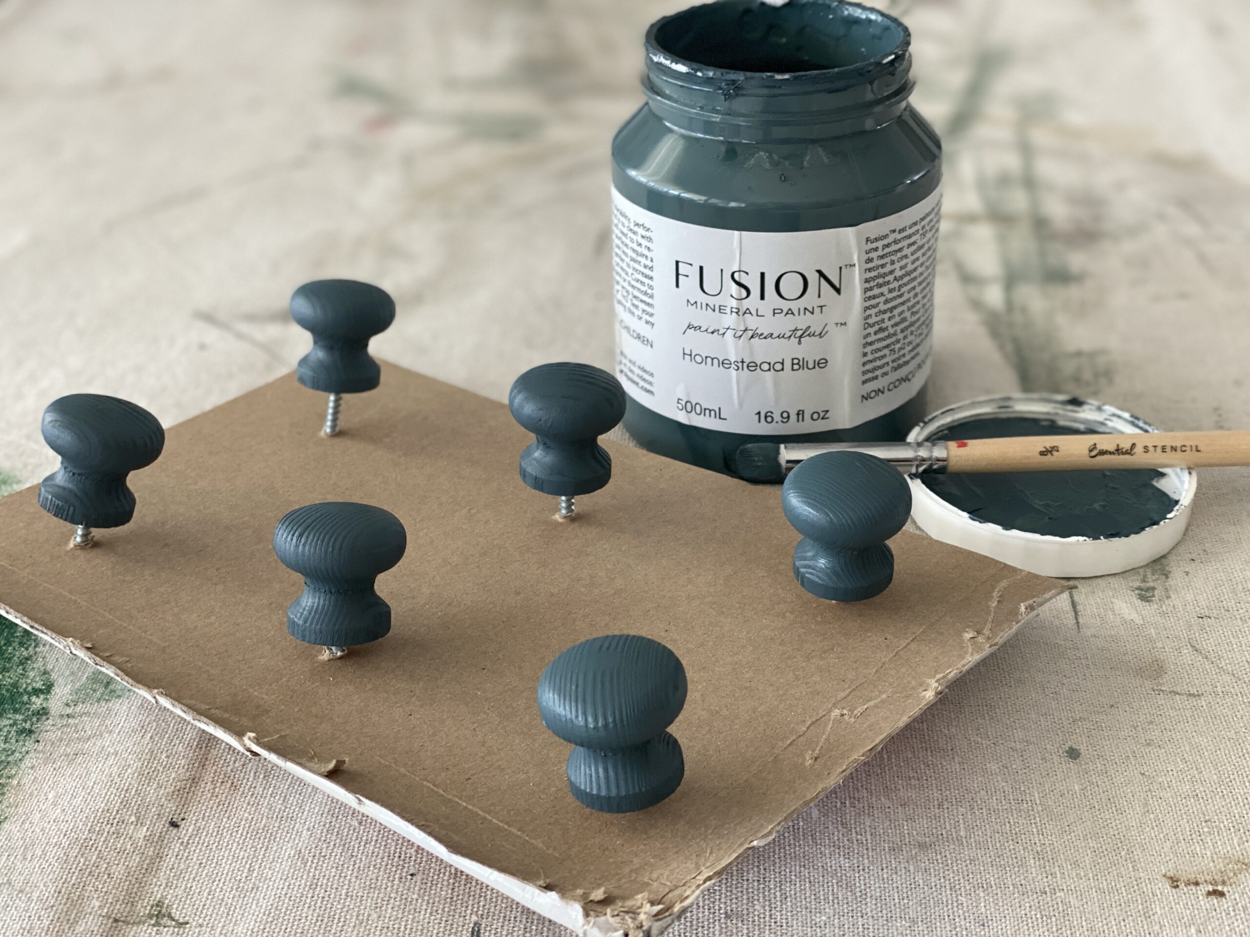 drawer knobs painted.