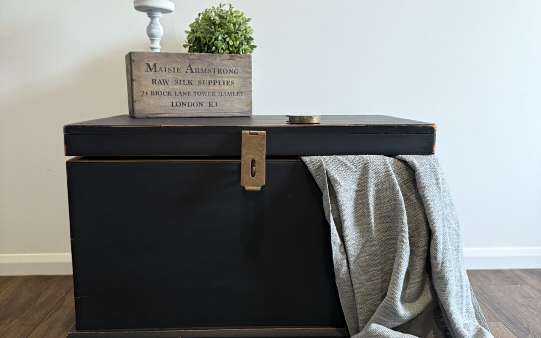 Chalk Painted Blanket Box Chest – Artisan Jet