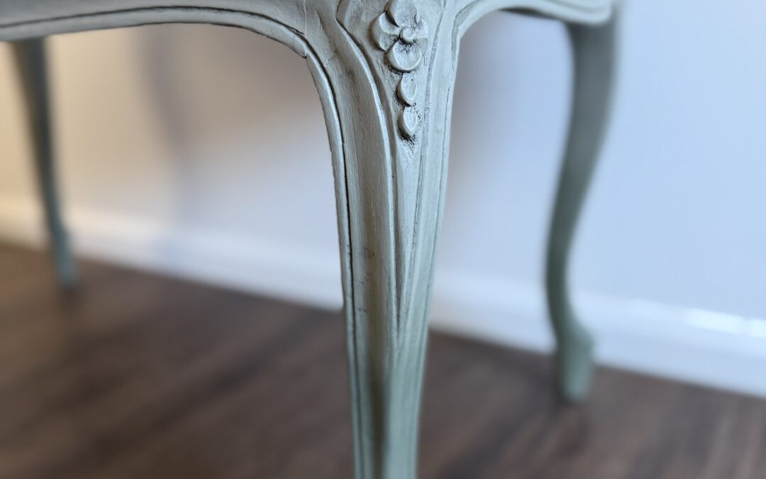 Ombre Painted Coffee Table using Alchemy by Fusion